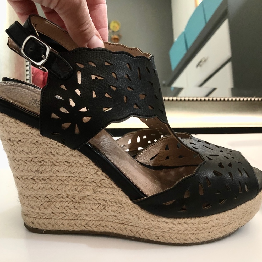 Women’s Black Wedge Sandals